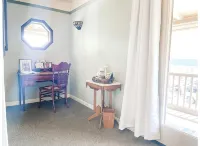 #7 Jacuzzi tub-Balcony- Historic Downtown suite