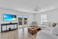 House in Islamorada, in exclusive Venetian Shores. - Homestays