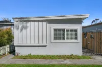 Modern Apartment Near Disneyland - Free Parking - Condos
