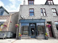 A charming cottage in the heart of Ballater, with a beautiful & modern interior Hotels in Ballater