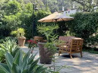 Cozy Studio in Quiet Condo with Heated Pool - Apartments