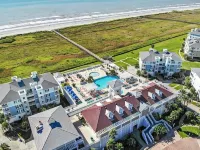 Bayside condo with access to all Pointe West amentities and beautiful beaches! - สระว่ายน้ำแบบอินฟินิตี้