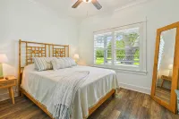 Scenic Sandpiper by the Shore - 4-Star
