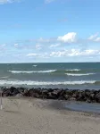 Beach Level Lake Front Condo L02-5 Queen Beds.  Rent Rent 3-4th Free -Ask - Beach