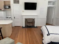 Perfect downtown game day apartment - Kitchen