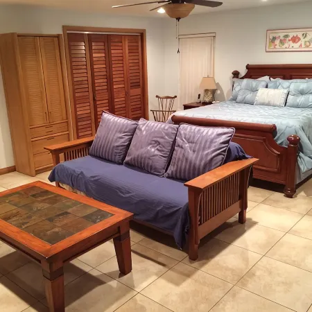 Aransas Bay waterfront, handicap accessible,1 story,Fulton Beach Rd 3/2,sleeps 8