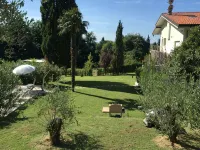 Villa Sara near the Tuscan cities of art and the beautiful beaches in Versilia -  case vacanza in affitto