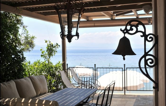 6 Keys Hotel