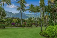 Tropical Paradise #8 at HBR, King Bed Studio with beach access, AC & kitchen - Condos