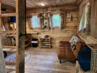 Raelean - A unique off-grid tiny cabin