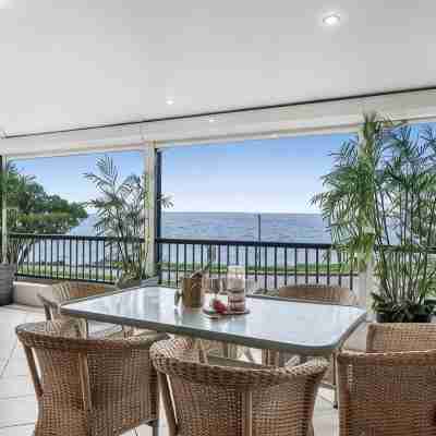Spectacular bay Island Views in Manly Close to Lots Cafe Restaurants Market IGA Others