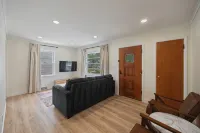 Welcome to Momo's Place. Charming 3 Bedroom, 1Bathroom with Modern Upgrades - ブティック