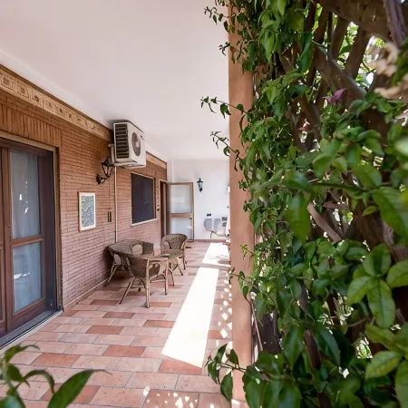 VILLA IARA IN CERVETERI WITH PRIVATE SWIMMING POOL