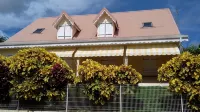 Large, well-equipped apartment in a villa 5 minutes' walk from the beaches