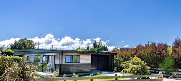 Large & cosy mid century modern Mountain luxury Hotel a Ohakune