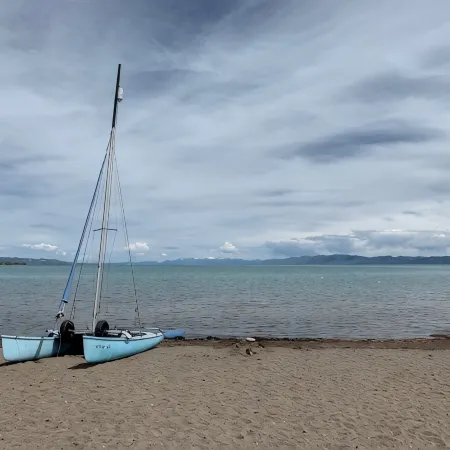 BREATHTAKING LAKE VIEW WITH PRIVATE BEACH ACCESS!  NEXT TO GOLF COURSE!
