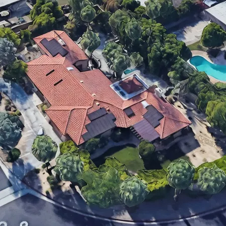 3 Bdrm Luxury. Gourmet Kitchen/Pool/Spa/Walk to Shops. Pets OK. Short/Long Term