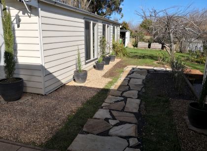 Luxurious Hilltop Studio, only 10 minutes walk to the main street of Daylesford