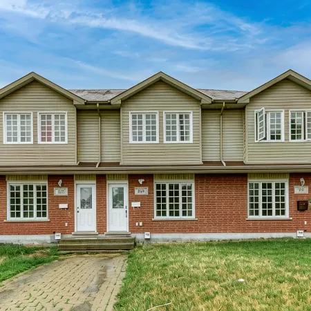 Modern 3br 3 ba house near downtown w/ amenities