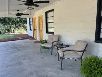 Stylish and Simplistic 1-Bedroom, 2-bathroom apartment at Locklairs Landing.