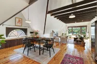 The Pearl, NH hidden luxury close to the Quinnipiac River in historic property