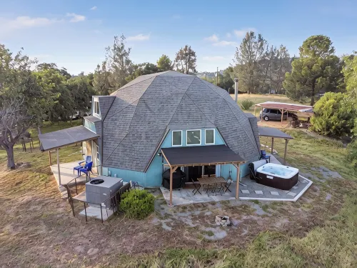 Hikari Haven Dome - Hot Tub, BBQ, Planetarium, Loft, Yosemite!