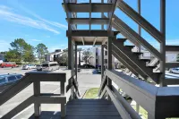 Upscale Escape on Lake Conroe in April Soundon Lake Time” 3-2 on First Floor! - Homestays