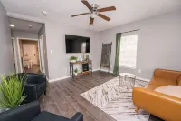 Comfy Knoxville HomeNear Downtown, Interstate, Wi-Fi, Spotless Clean! - Bungalows