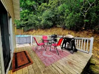 Scenic View Lodge- w/ Hot Tub & Pool - Wifi