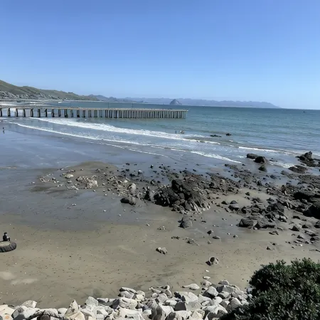 Oceanfront condo with PRIVATE deck. Pet friendly. Just a short walk to town.