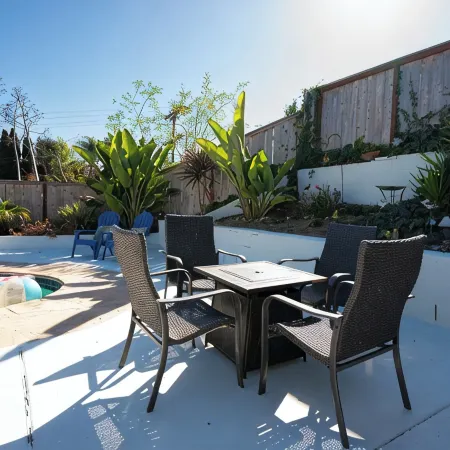 Private Peaceful Oasis with Pool/Patio/BBQ/Firepit Entire House 5mins from beach
