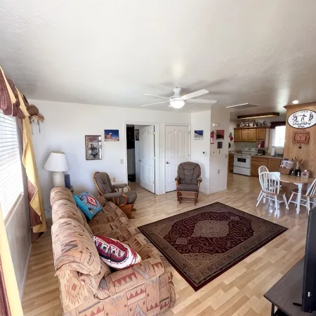 Cozy, Comfortable, Quiet, Private Apartment