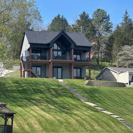New! Lakefront Getaway - Stunning Views - 7 Miles from the Ark