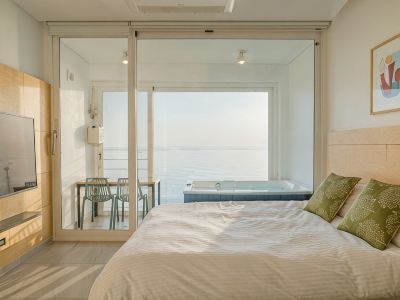 Goseong Sol Marine Pension