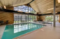 Studio with Breathtaking Mountain View - Condos