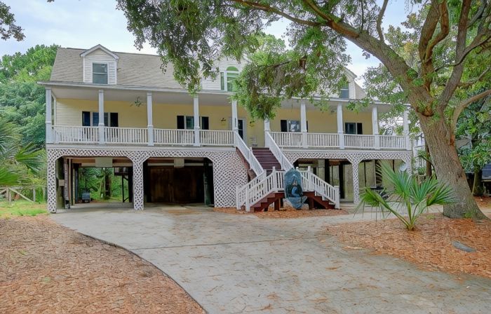 Large Beach House for Bigger, Better Gatherings!