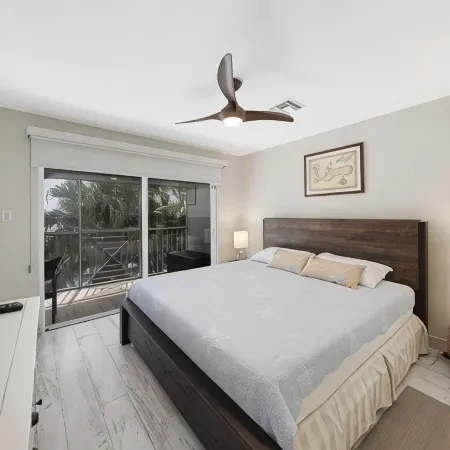 Stunning beachfront condo next to restaurant & a short drive to famous RumPoint