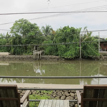 Baan Suan Amphawa