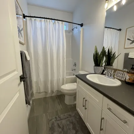 1BR Legal Suite near Brannen Lake, North Nanaimo