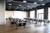 Citi Hotel's Warszawa-Falenty - parkir