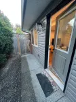 Beautiful Entire 2 Bedroom Suite - Condos