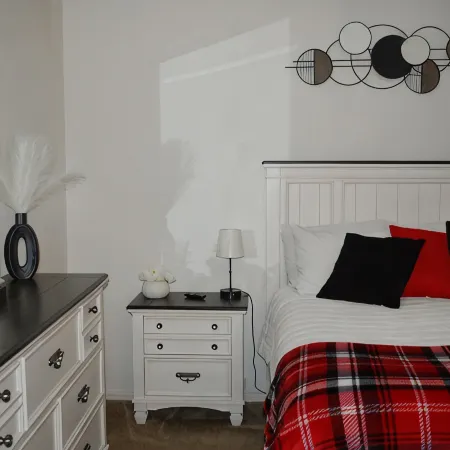 Charming 2-bedroom condo in pleasant Norman with WiFi, AC