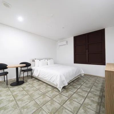 Paju Banji Self Check-in Motel Отели рядом с достопримечательностью «Аутлет-центр Paju Premium»