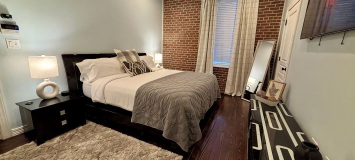 Loft the Heart of Downtown — Steps Away from Pickett, Una, Dining, Shops Hotels in Florence