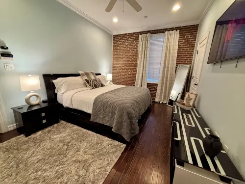Loft the Heart of Downtown — Steps Away from Pickett, Una, Dining, Shops