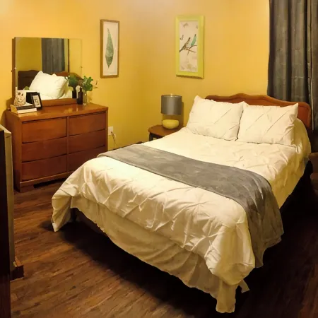 Button's Apartment-Cozy vintage-style 2-bedroom place in historic Batesville