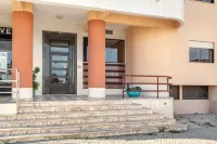 GuestReady - Deluxe home with terrace in Caparica