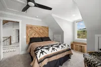 Helen TreeTop Lodge:  Rustic Luxury/Breathtaking Views/Ultimate Amenities - balcony