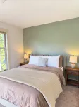 Cozy Ithaca Retreat - Fenced Yard - 7 min drive to Cornell - Ev Charger - Wifi