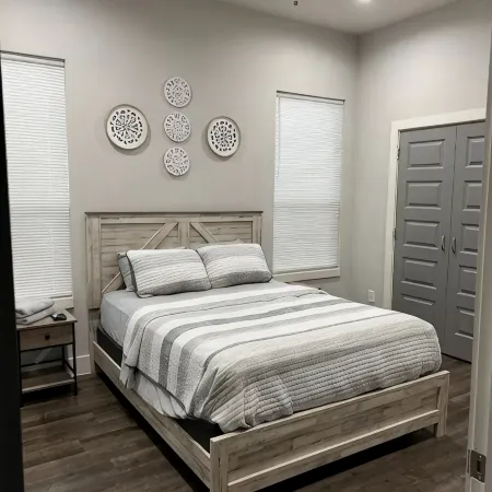 NEW Comfy, spacious, Modern